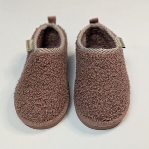 BearPaw Pink Fleece Slippers, Kids 10